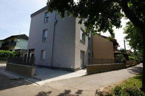  Apartments with a parking space Zagreb - 12573  Загреб